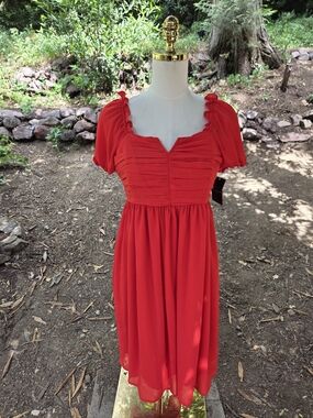 Tahari NWT Red Pleated Empire Waist Short Sleeve Dress Size 4